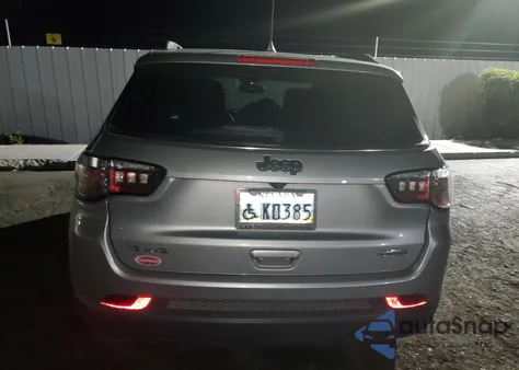 2022 Jeep Compass Latitude из США, поврежденный, VIN 3C4NJDBB2NT181394